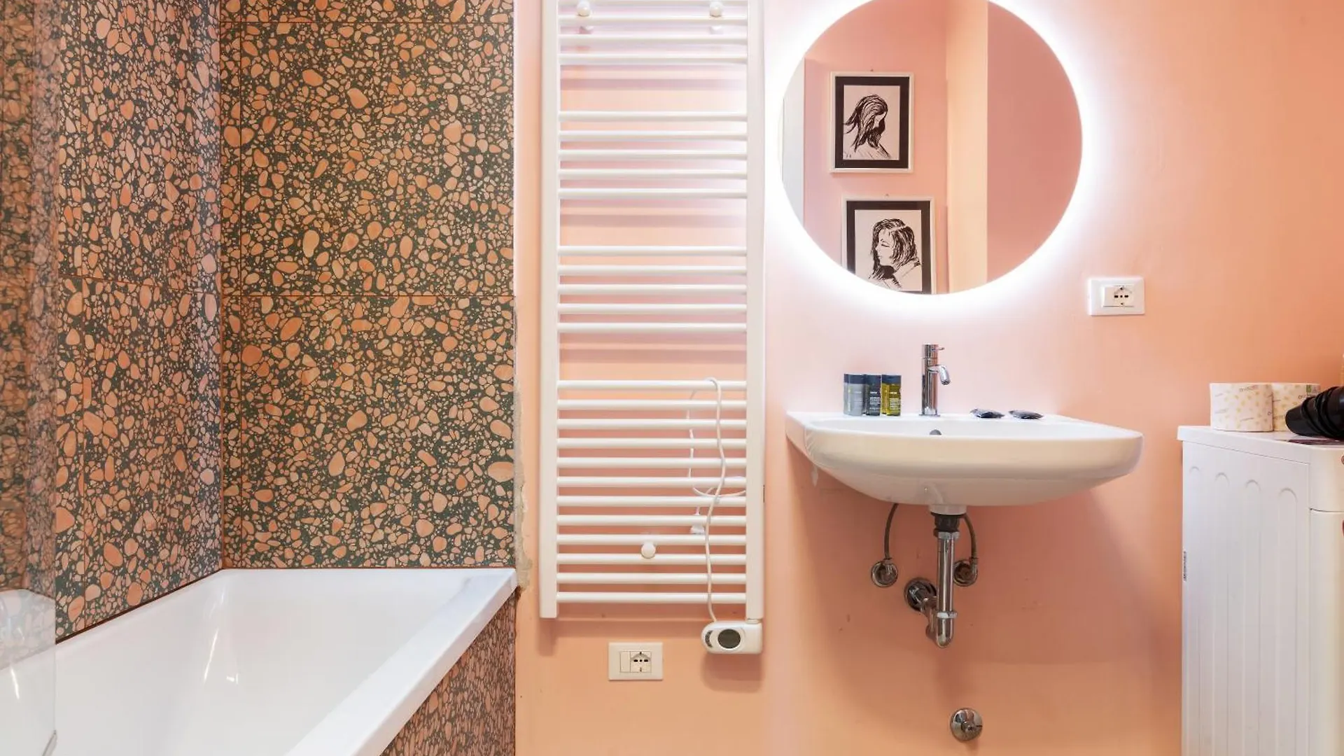 Appartamento Bilocale Design Con Terrazza - De Angeli Milano Italia
